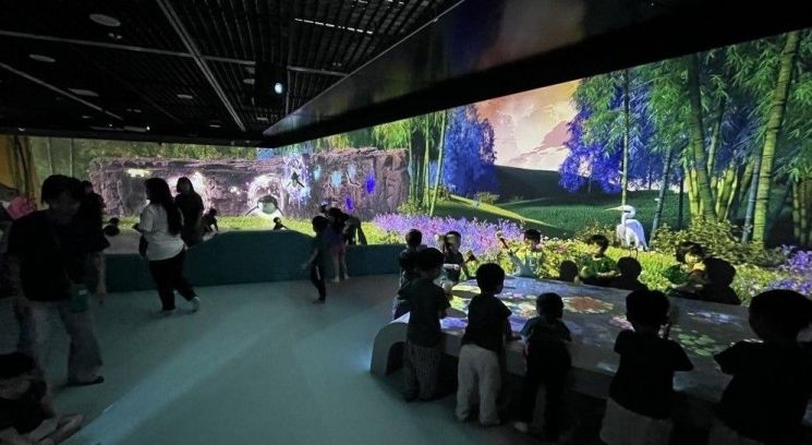 울주군 태화강생태관 ‘물빛놀이터’, 개장 한 달 만에 방문객 2배 증가