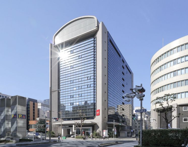 [르포]오사카 명물 주유소 부지에 들어선 韓 전기차 거점