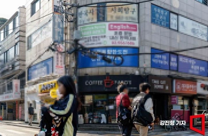 밤 12시까지 학원 다니라고?…청소년인권단체 "정신 나간 발상"