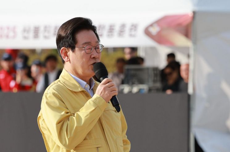 이재명 대통령 "산불은 초기부터 전력 대응, 과잉이다 싶을 만큼"