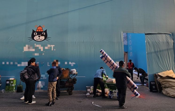 서울 성동구 연무장길에서 팝업스토어 공사가 진행되고 있다. 박승욱 기자