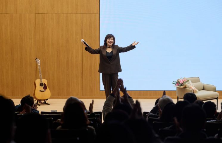한림대 도헌학술원, 노사연 가수 초청 '시민지성 한림연단' 네 번째 강연 성료