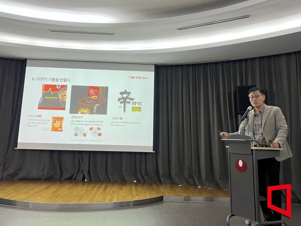 볶음면 2연타 노리는 농심…'툼바' 이어 '김치볶음면' 글로벌 공략