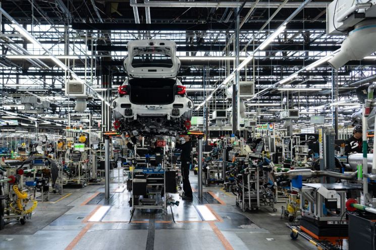 도요타 GR팩토리 내 서스펜션 설치 공정. 한국토요타자동차 제공