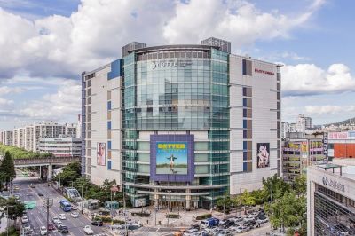 "살려주고 싶으니 도망가"…롯데·더현대 백화점 잇단 폭발 협박 