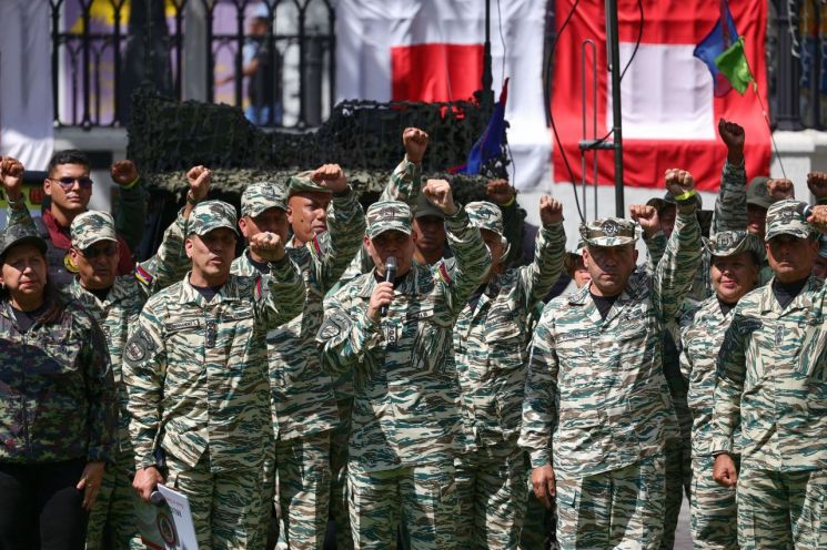 땅속에 145조 규모 전투기·미사일 재료가…트럼프가 베네수엘라를 노리는 이유