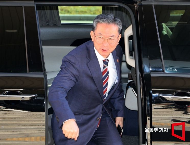 [포토] 출근하는 정성호 법무부 장관