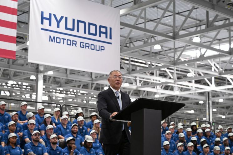 "아빠 무슨 차 타시니? 나는 차 만드는 아저씨야" 정의선이 그리는 현대차의 내일