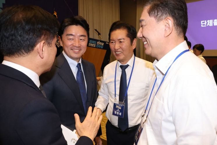 李대통령, 민주당에 "하나일 때 가장 강하다"…'원팀' 강조