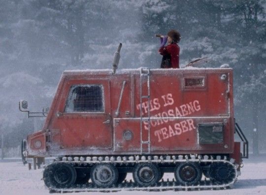 배우 박규영과 함께한 투썸플레이스 홀리데이 시즌 티저 광고. 투썸플레이스