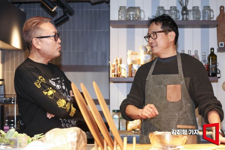 [김대식·김혜연의 AHA]AI 시대, 사람이 만든 음식을 먹는다는 것