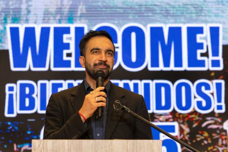 '30대 무슬림' 맘다니가 쏘아올린 공…한국서 'MZ 바람' 불러올까 