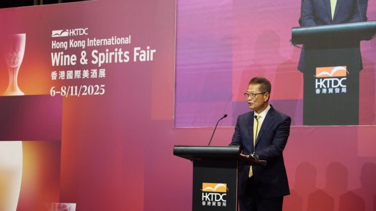 "큰 장 섰다"…주세 전면 폐지한 홍콩, 韓은 존재감도 없네 [르포][아시아酒허브]①