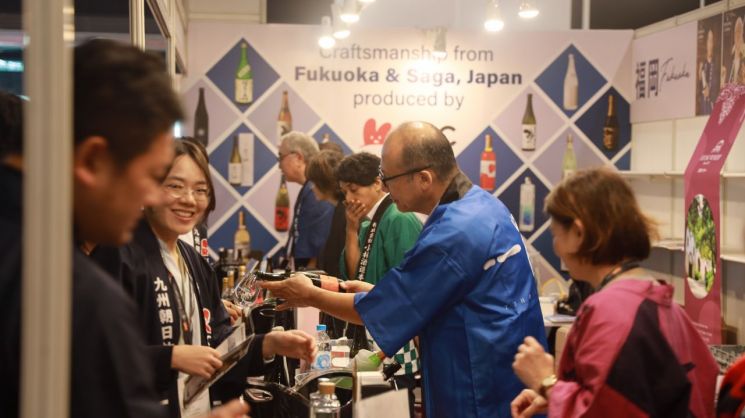 "큰 장 섰다"…주세 전면 폐지한 홍콩, 韓은 존재감도 없네 [르포][아시아酒허브]①