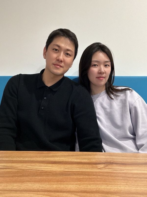 "한국 오길 잘했네" 10일 만에 매출 870만원…유튜브로 인생 뒤집은 역이민 부부[콘텐츠커머스] 