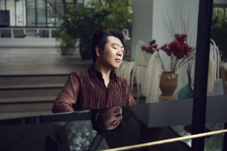 Pianist Lang Lang  <br>Photo by Universal Music