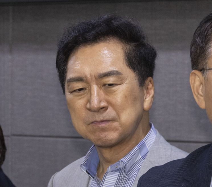 성일종, 김기현 '로저 비비에' 선물에 "100만원 백이 무슨 뇌물"