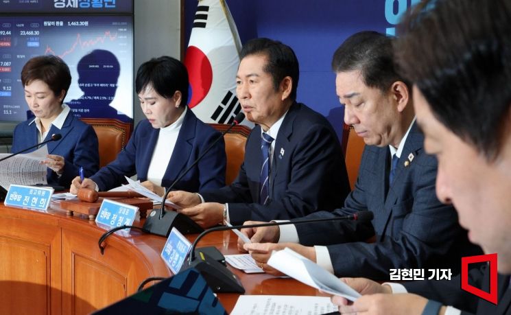 [포토] 정청래 "겁먹은 개가 요란하게 짖어…정치검사들 처리할 것"