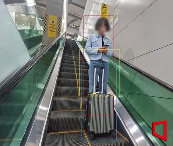 지능형 CCTV를 통해 캐리어를 감지하는 모습(예시). 공항철도