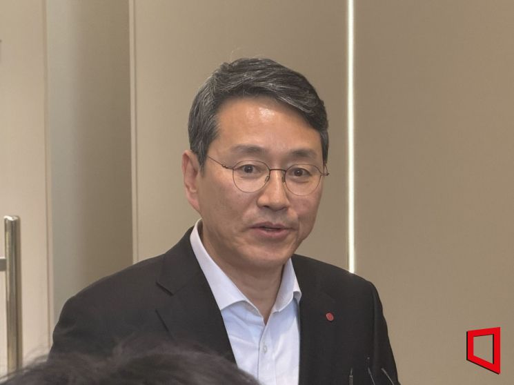 LG-벤츠, '차세대 전장' 동맹…조주완 "수주 잔고 100조, 더 큰 성장"