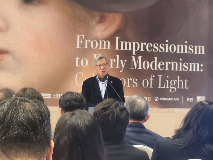 13일 오전 국립중앙박물관 특별전시실1에서 열린 전시 '인상주의에서 초기 모더니즘까지, 빛을 수집한 사람들' 기자간담회에 유홍준 관장이 발언하고 있다. 서믿음 기자
