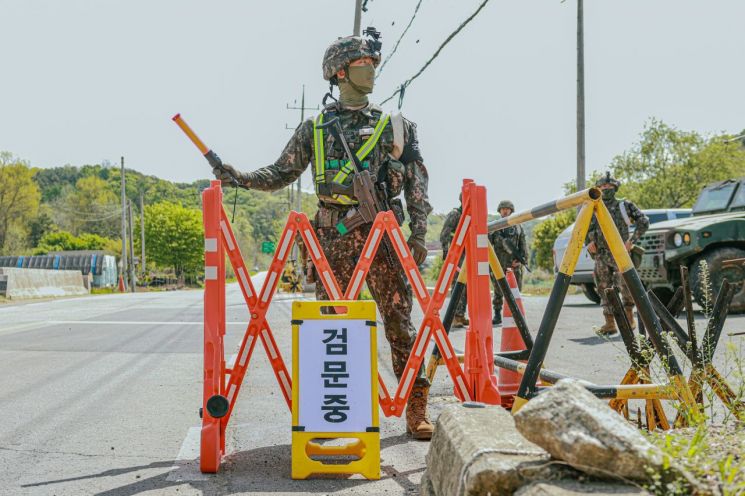 훈련 중인 25사단 장병들. 육군 25사단 제공