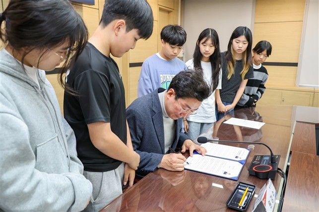 원주시, 네덜란드 6·25 참전 'WONJU 중대'에 감사 서한 전달