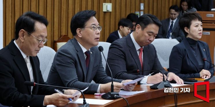 [포토] 송언석 "정부 '내란몰이TF' 명백한 불법…공산당식 상호감시"