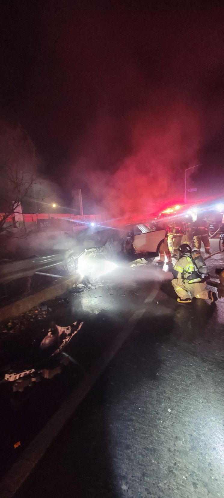 남양주 진건읍서 전기차 전소 화재…운전자 경상