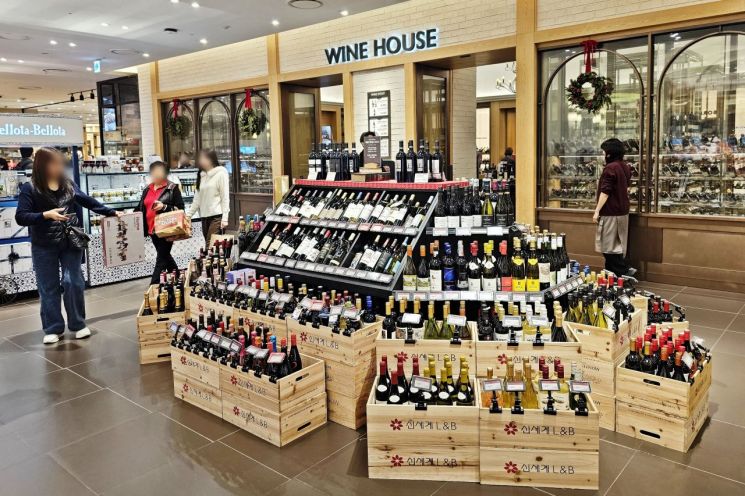 "From Whisky to Wine"... Shinsegae Centum Transforms into a Mecca for Liquor Enthusiasts
