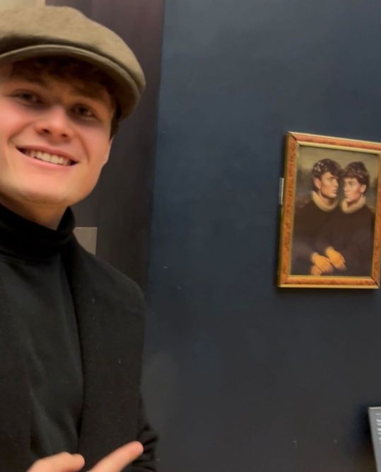 모나리자관에 그림 전시한 틱톡커들…루브르 또 보안구멍