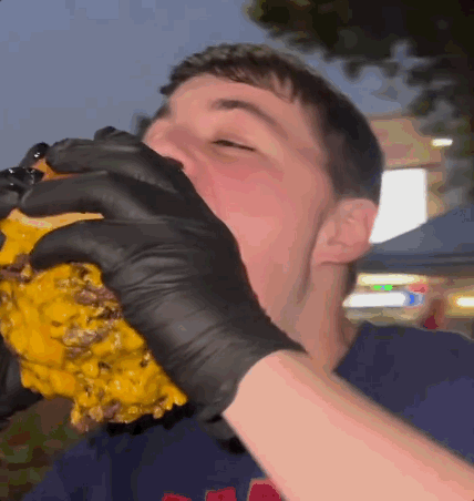 미국의 10대 소년 아이작 존슨. 그는 지난 2022년 세상에서 가장 큰 입’을 가진 인물로 기네스 세계기록에 올랐다. 아이작 존슨 인스타그램