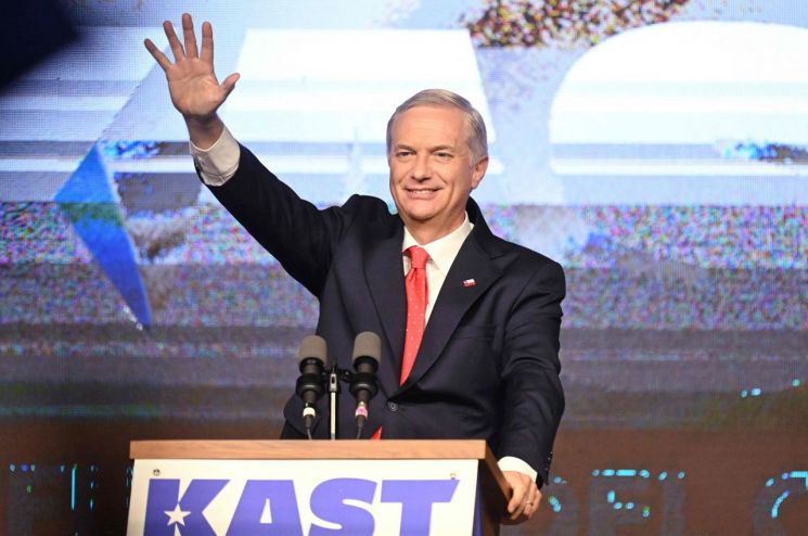 칠레 대통령에 '강성우파' 카스트 당선…4년 만에 우파 재집권