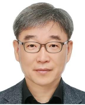 김종길 덕성여자대학교 총장직무대리. 덕성여대