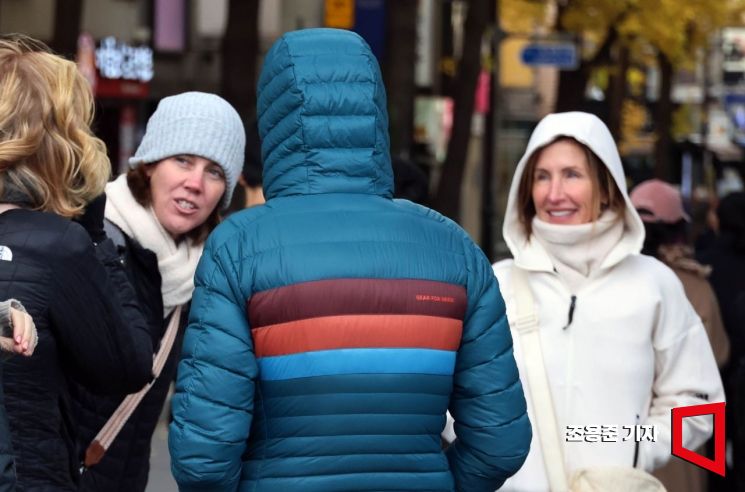 "주말 껴서 일본 여행 다녀올까?" 한국인 수두룩…또 관광수지 적자 '100억 달러'