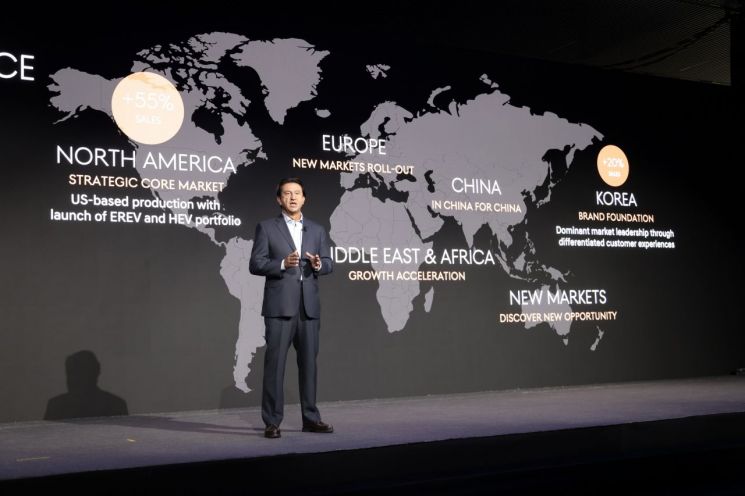 "더 이상 짝퉁 아니다" 저가 공세로 밀어붙이더니…전기차 판 흔든 BYD[으라車車]