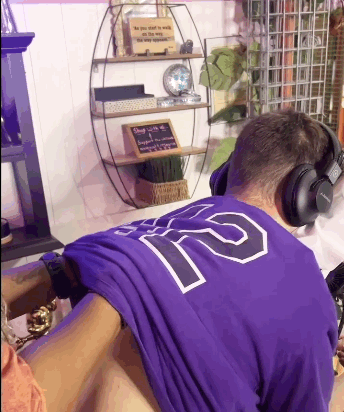 "ASMR로 스트레스 날린다"…시간당 30만원 고비용에도 인기 폭발한 '등긁기'