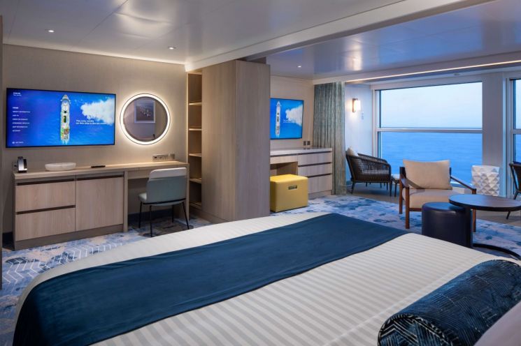 Samsung Supplies Over 6,000 TVs and Signage to "Star of the Seas," the Largest Cruise Ship in the US