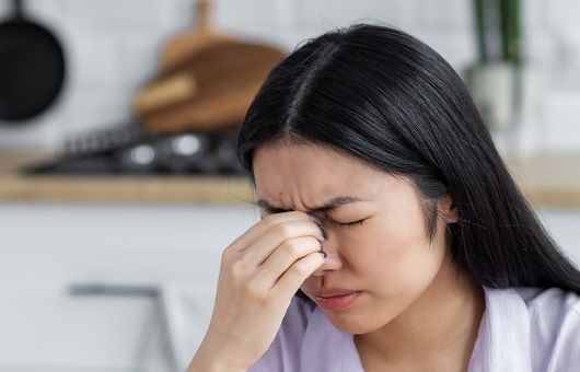 "왜 이렇게 휘어 보이지?"…'시력 앗아간다' 2030 환자급증 '주의보'