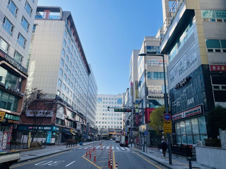 용인 지역 18번째 '골목형상점가'로 지정된 신분당선 상현역 인근 온누리 골목형상점가. 용인시 제공