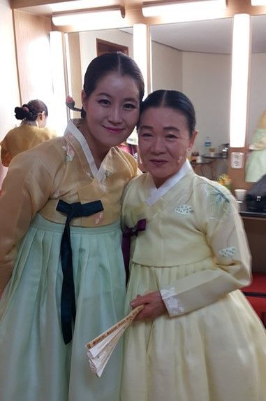 민속극장 풍류 대기실에서 안숙선 선생(오른쪽)과 함께.