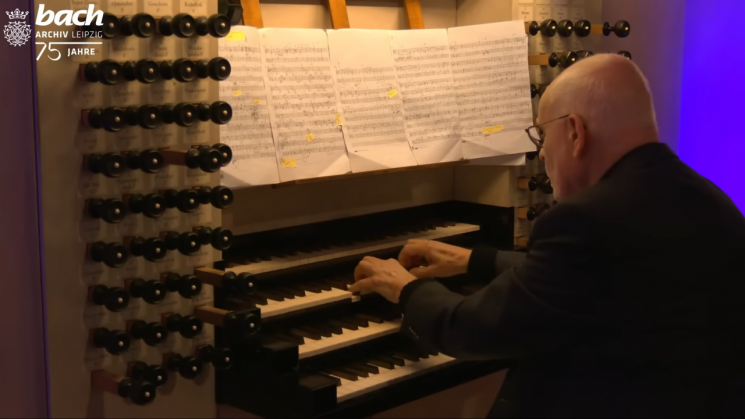 성 토마스 교회에서 320년 만에 공개적으로 연주되고 있는 바흐의 초기 오르간 작품. 바흐아카이브 유튜브