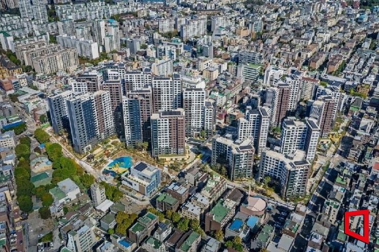 이달 26일 입주를 앞둔 래미안 원페를라 단지 전경. 래미안 원페를라 홈페이지 캡처