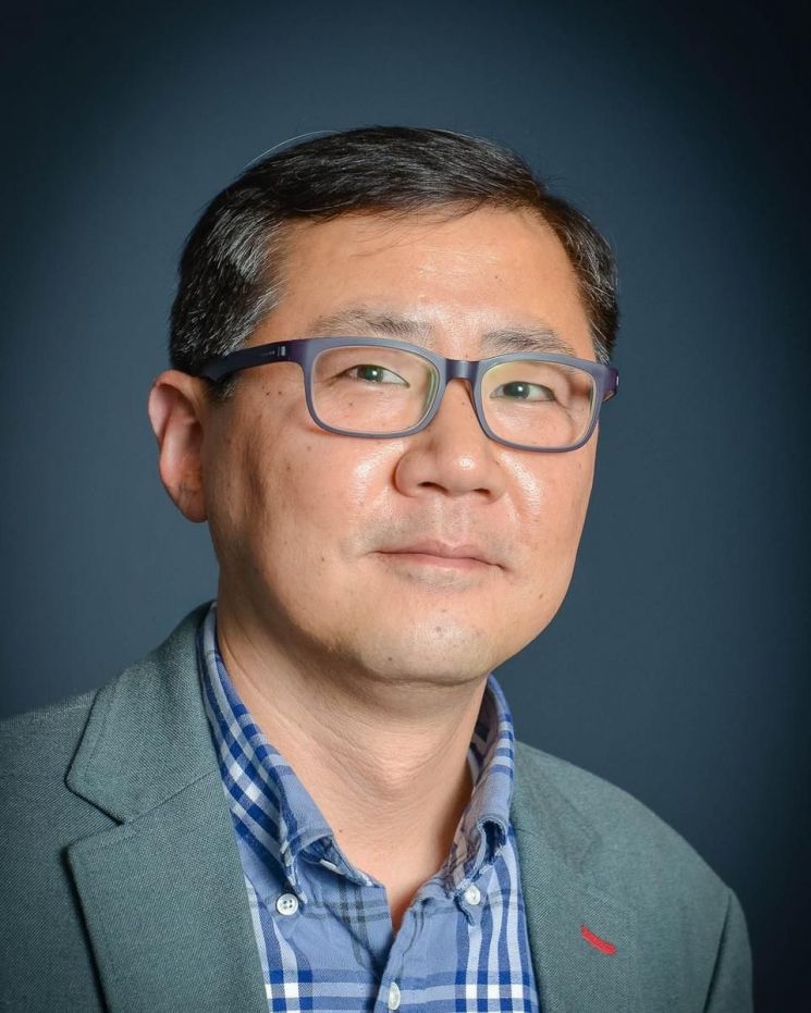 SAIT 신임 원장으로 위촉된 삼성전자 박홍근 사장. 삼성전자