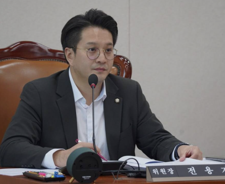전용기 더불어민주당 의원. 전 의원 페이스북