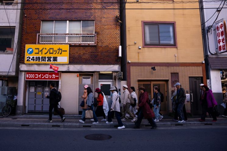 "1인 200만원은 쓴다" 수익 짭짤했는데…여행 싹 취소하는 中에 日, 1.8兆 타격 전망