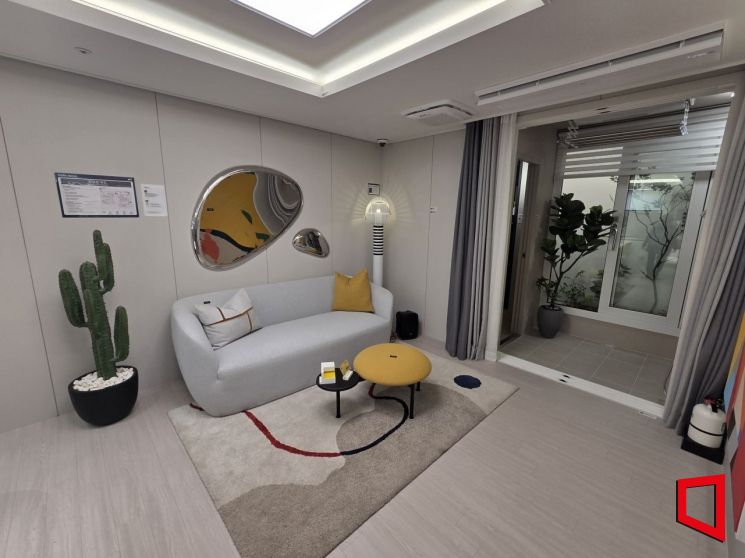 안양자이 헤리티온 전용면적 49㎡ 거실 모습. 이정윤 기자