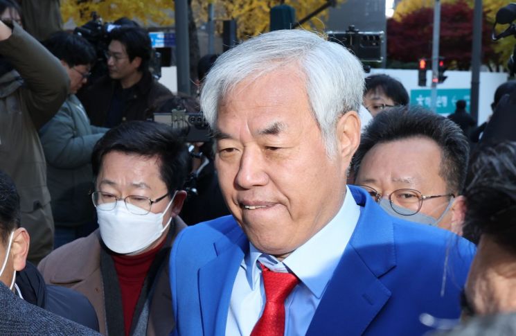 검찰, 전광훈 목사·유튜버 신혜식씨 경찰 구속영장 반려