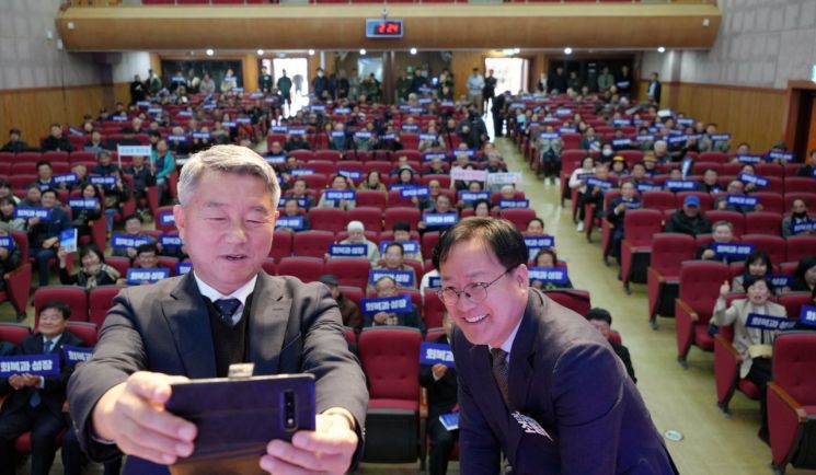 "군청으로 출근할 차례"… 유승광, 서천군수 도전 출사표