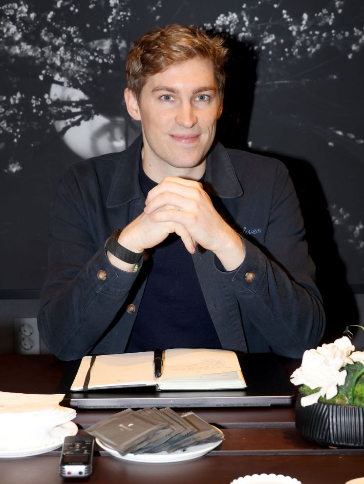 마티 스타니셰프스키 일레븐랩스 공동창업자 겸 최고경영자(CEO)가 21일 서울 서초구 JW메리어트 호텔에서 아시아경제와 인터뷰를 하고 있다. 일레븐랩스 제공